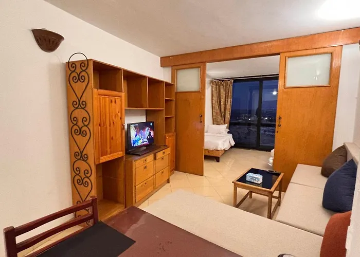 Bahia Center - Cozy Prime Location Serviced With Sea View