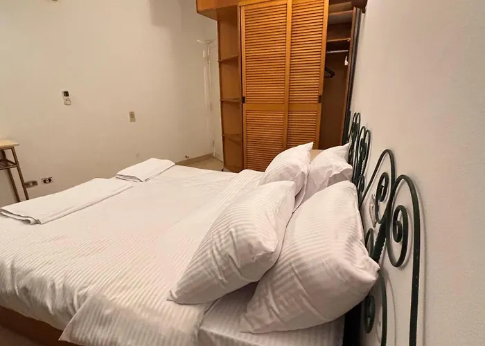 Bahia Center - Cozy Prime Location Serviced With Sea View