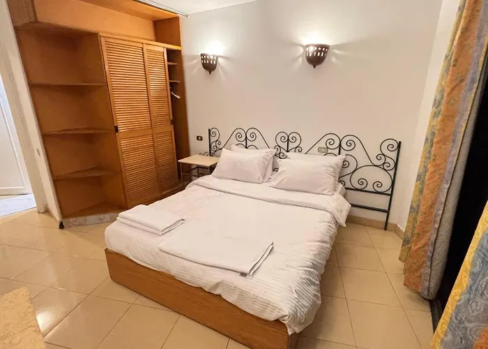 Bahia Center - Cozy Prime Location Serviced With Sea View Apartman Gurdaka