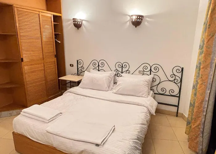 Bahia Center - Cozy Prime Location Serviced With Sea View