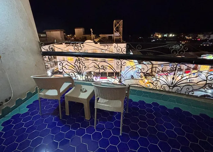 Bahia Center - Cozy Prime Location Serviced With Sea View